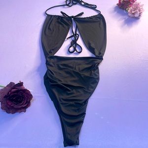 Beautiful black body, sleeveless, adjustable